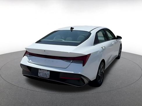 Used 2025 Hyundai Elantra SEL FWD image 15