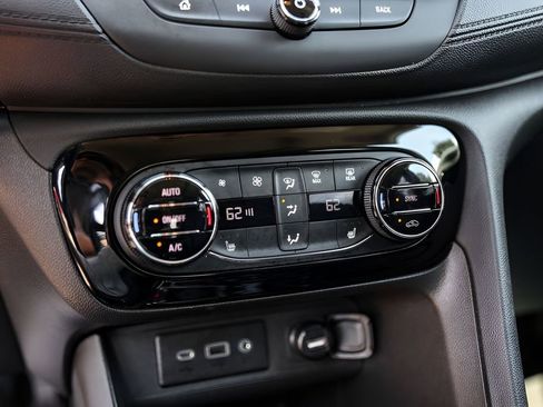 Used 2023 Buick Encore GX Essence w/ Experience Buick Package FWD image 21