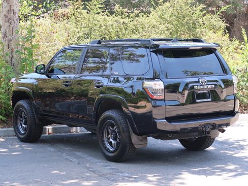 Used 2016 Toyota 4Runner SR5 Premium AWD/4WD image 6