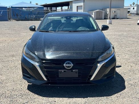 Used 2024 Nissan Altima 2.5 SV FWD image 2