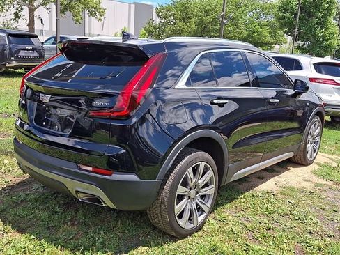 Used 2020 Cadillac XT4 Premium Luxury w/ Cold Weather Package FWD image 6