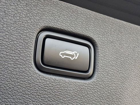 Used 2025 Kia Sportage EX w/ Premium Package image 29