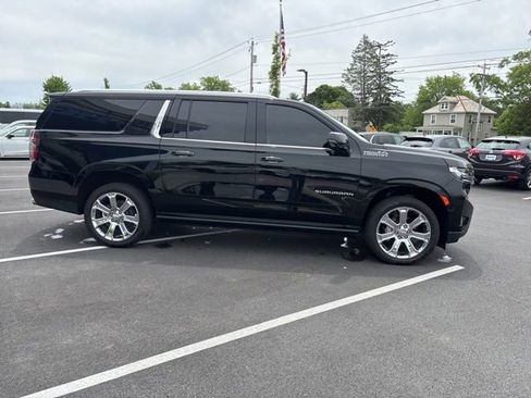 Used 2023 Chevrolet Suburban High Country w/ Premium Package 2 AWD/4WD image 5