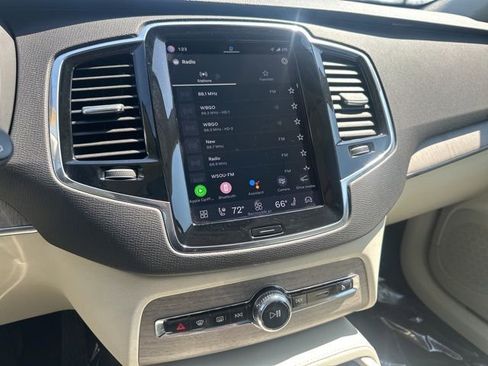 Certified 2023 Volvo XC90 B6 Plus image 23