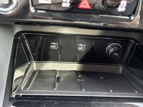 Used 2025 Audi Q5 Premium image 39