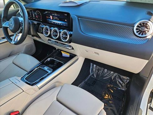 Certified 2025 Mercedes-Benz GLA 250 image 22