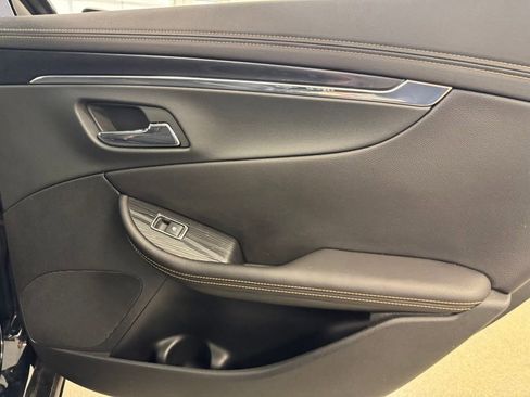 Used 2019 Chevrolet Impala Premier w/ Premier Convenience Package FWD image 27