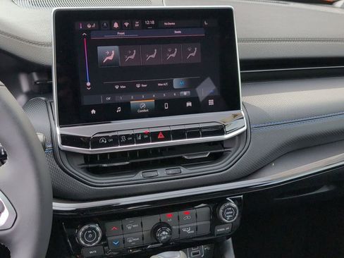 New 2026 Jeep Compass Latitude image 17