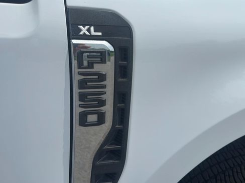 Used 2023 Ford F250 XL AWD/4WD image 10
