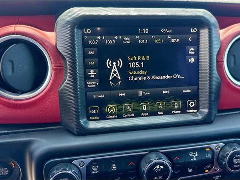 Used 2023 Jeep Wrangler Unlimited Rubicon 4xe AWD/4WD image 16
