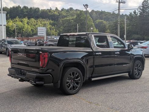 Used 2024 GMC Sierra 1500 Denali w/ Technology Package AWD/4WD image 2