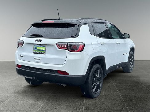 Used 2022 Jeep Compass Latitude AWD/4WD image 9