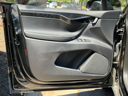 Used 2018 Tesla Model X 100D image 29