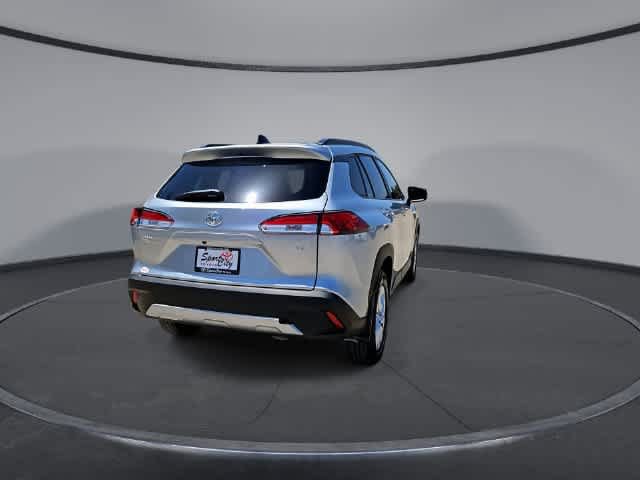 Used 2025 Toyota Corolla Cross LE FWD image 7