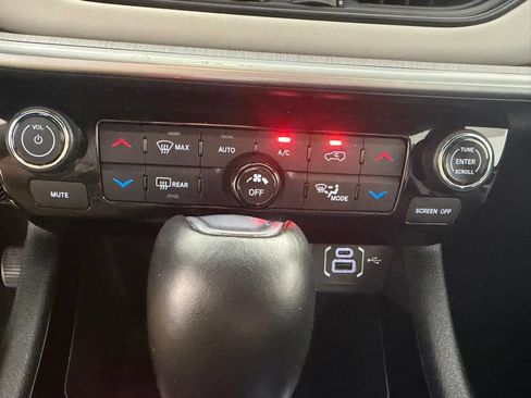 Used 2025 Jeep Compass Limited AWD/4WD image 8