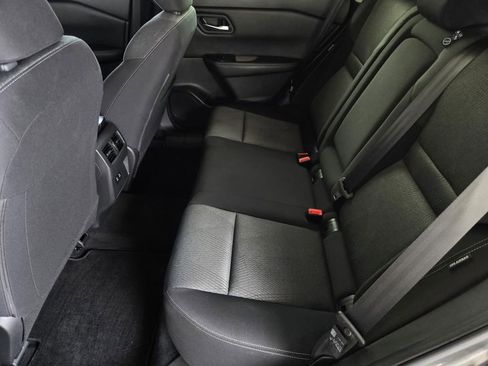 Certified 2024 Nissan Rogue SV FWD image 10