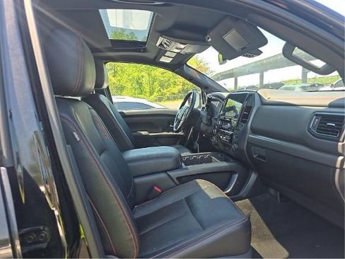 Used 2021 Nissan Titan PRO-4X w/ Pro-4x Convenience Package AWD/4WD image 5