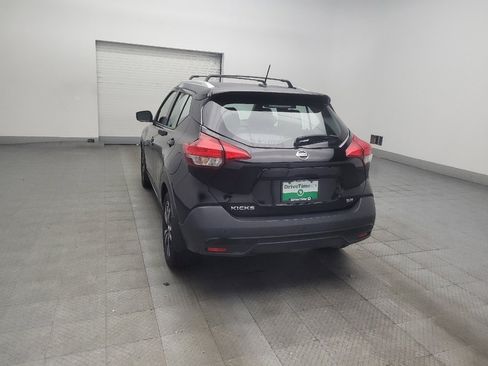 Used 2018 Nissan Kicks SR w/ Premium Package FWD image 5