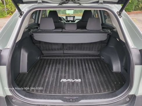 Used 2022 Toyota RAV4 XLE w/ Convenience Package AWD/4WD image 14