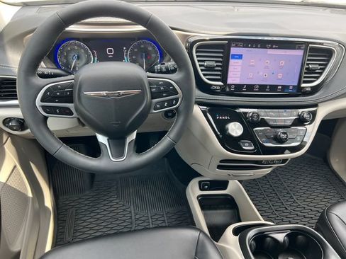 Used 2024 Chrysler Pacifica Touring-L w/ Road Tripper Package AWD/4WD image 3