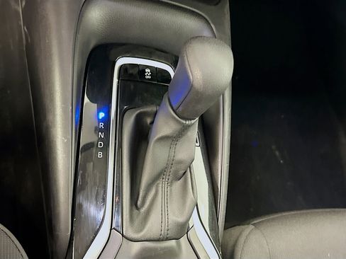 Used 2025 Toyota Corolla LE image 25