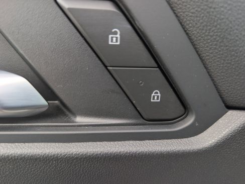 Used 2025 GMC Acadia Elevation FWD image 21