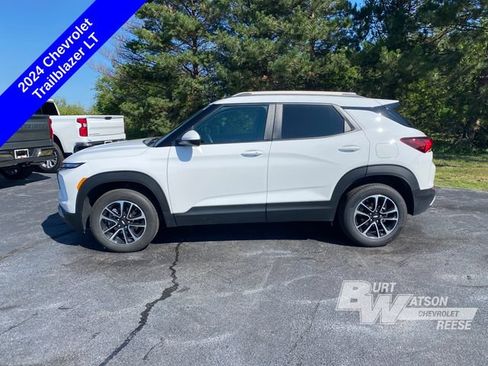 Used 2024 Chevrolet TrailBlazer LT w/ LT Cold Weather Package AWD/4WD image 5