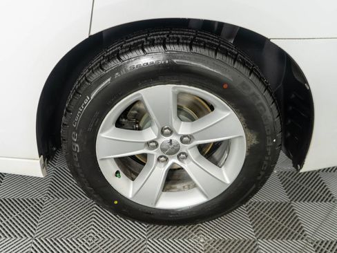 Used 2014 Dodge Charger SE RWD image 24