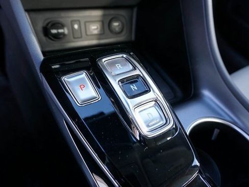 Used 2021 Hyundai Sonata Limited w/ Preferred Accessory Package image 18