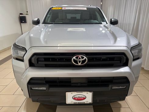 Certified 2025 Toyota 4Runner SR5 AWD/4WD image 8