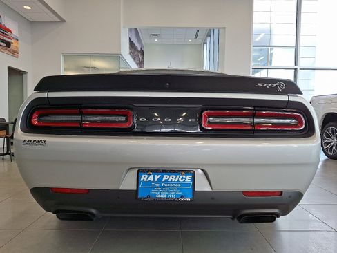 Used 2020 Dodge Challenger SRT Hellcat image 5