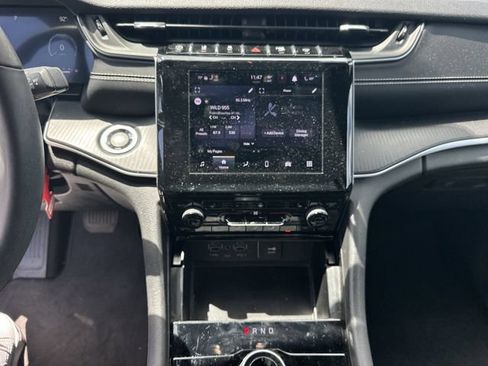 Used 2024 Jeep Grand Cherokee Altitude AWD/4WD image 19