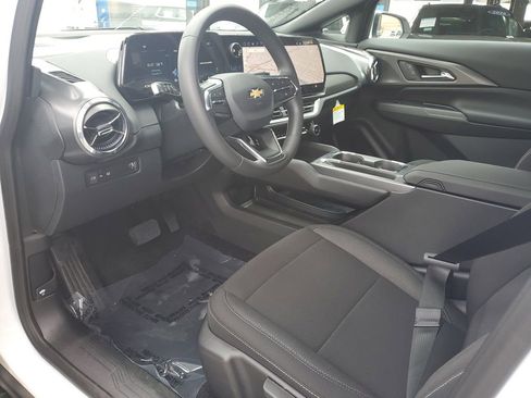 New 2026 Chevrolet Equinox EV LT image 17