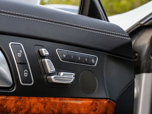 Used 2014 Mercedes-Benz SL 550 image 42