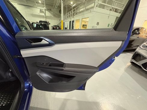 Used 2024 Volkswagen Taos SE w/ Panoramic Sunroof Package FWD image 42