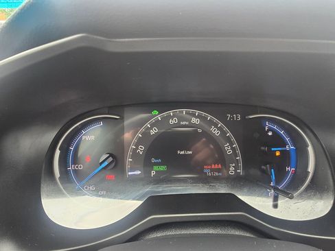 Used 2024 Toyota RAV4 XLE AWD/4WD image 19