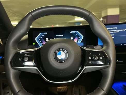 Used 2024 BMW 530i xDrive image 25