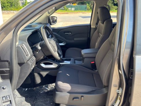 Used 2022 Nissan Frontier SV RWD image 15