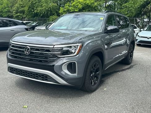 New 2026 Volkswagen Atlas Peak Edition AWD/4WD image 3