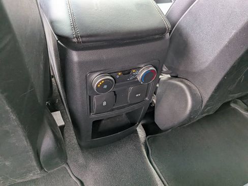 Used 2020 Ford Explorer XLT w/ Equipment Group 202A AWD/4WD image 36