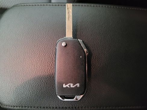 Used 2022 Kia Soul LX FWD image 32