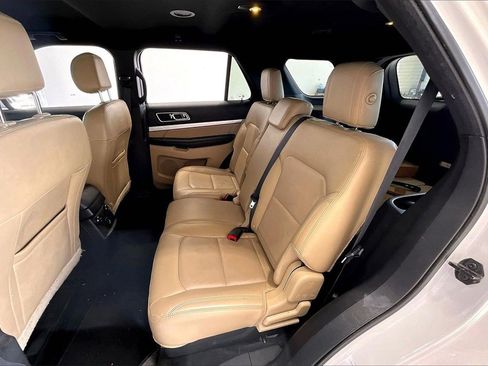 Used 2016 Ford Explorer XLT w/ Equipment Group 202A image 24