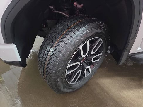 New 2026 GMC Sierra 1500 AT4 w/ AT4 Premium Package image 38