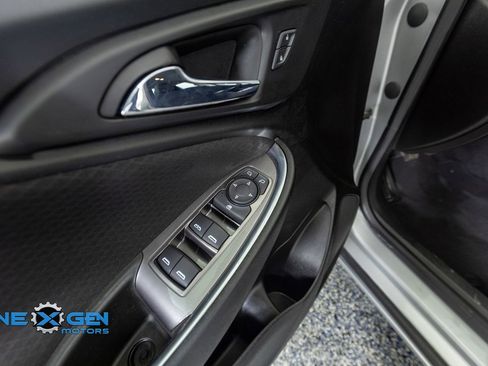 Used 2021 Chevrolet Malibu LT FWD image 12