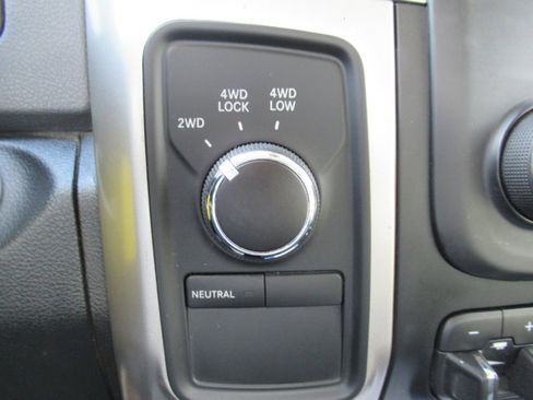 Used 2017 RAM 2500 SLT image 27