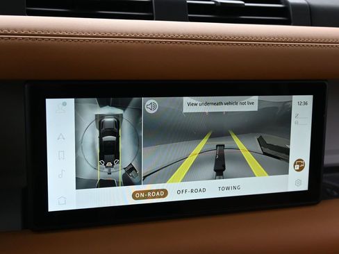 Used 2023 Land Rover Defender 110 X-Dynamic SE AWD/4WD image 17