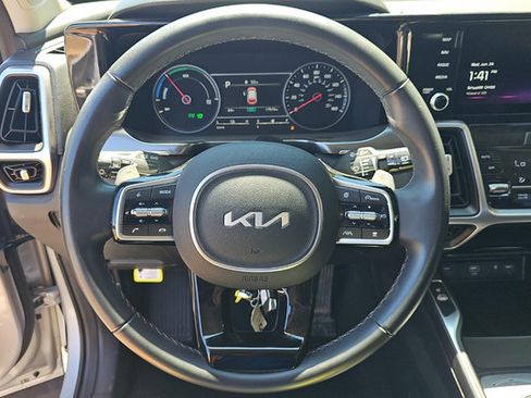 Used 2023 Kia Sorento EX AWD/4WD image 6