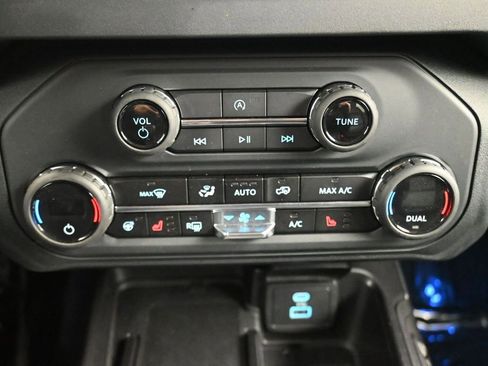 Used 2025 Ford Bronco Outer Banks image 30