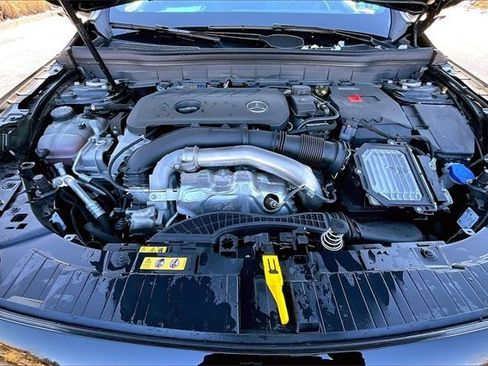 Certified 2025 Mercedes-Benz GLB 250 4MATIC image 33