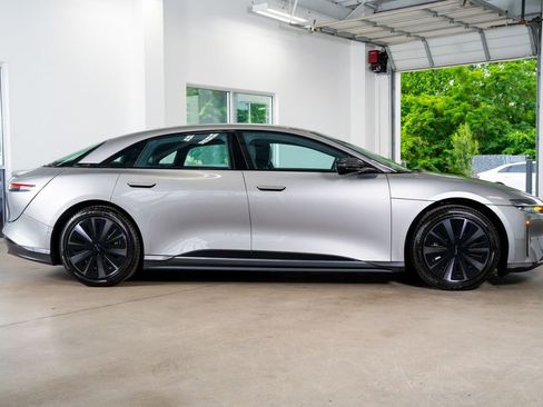 Used 2024 Lucid Air Pure RWD image 11